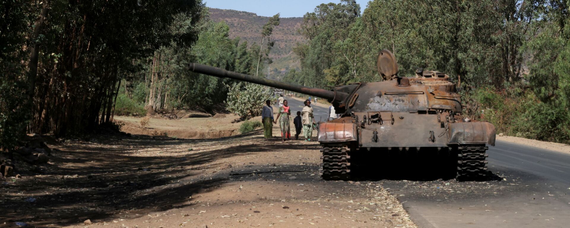 Tanque queimado perto da cidade de Adwa, região de Tigré, Etiópia, 18 de março de 2021 - Sputnik Brasil, 1920, 05.04.2021