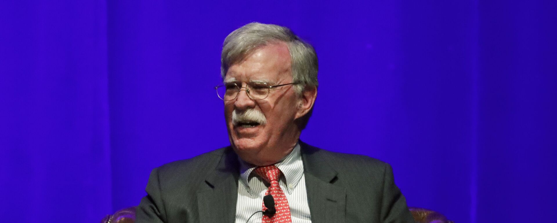 John Bolton, ex-conselheiro de segurança nacional, participa de discussão sobre liderança global na Universidade Vanderbilt em 19 de fevereiro de 2020, Nashville, Tennessee, EUA - Sputnik Brasil, 1920, 25.04.2023