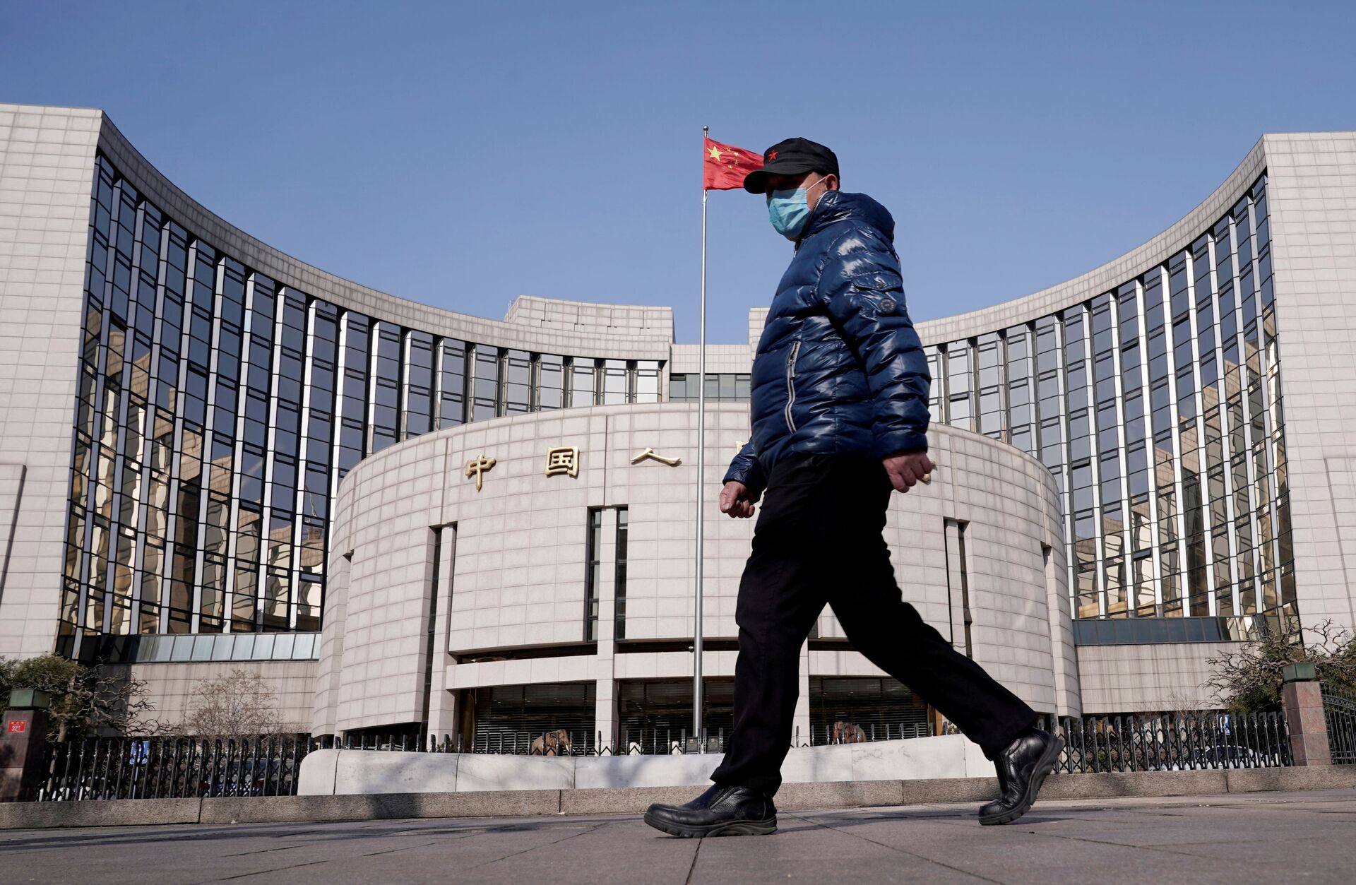 Bancos chineses compram dólares após yuan atingir maior valorização desde 2018, dizem fontes - Sputnik Brasil, 1920, 25.05.2021