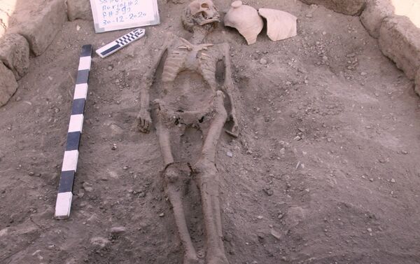 Restos mortais descobertos em nova escavação nos arredores de Lúxor no Egito - Sputnik Brasil
