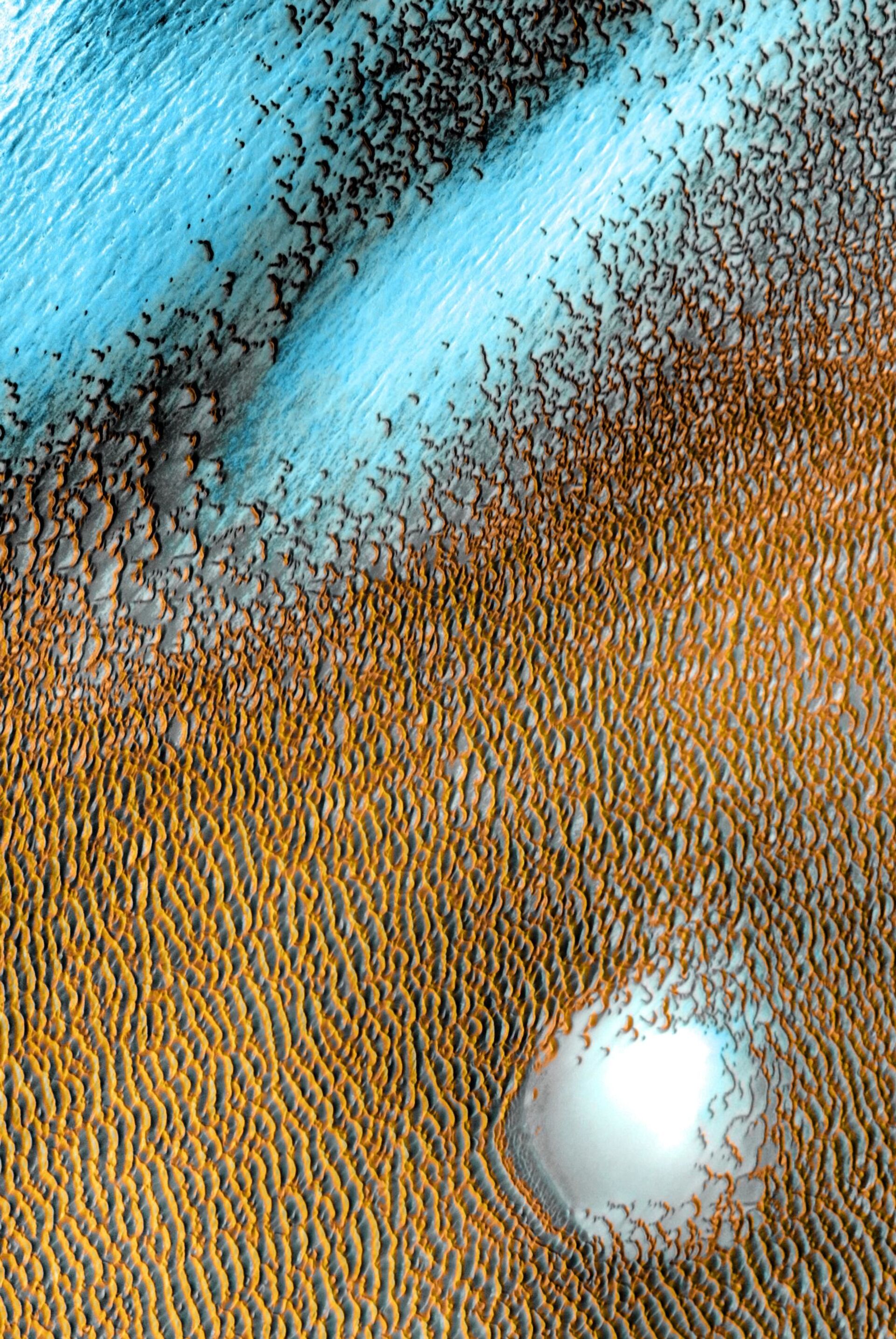 NASA capta FOTO hipnotizante de dunas azuis em Marte - Sputnik Brasil, 1920, 11.04.2021