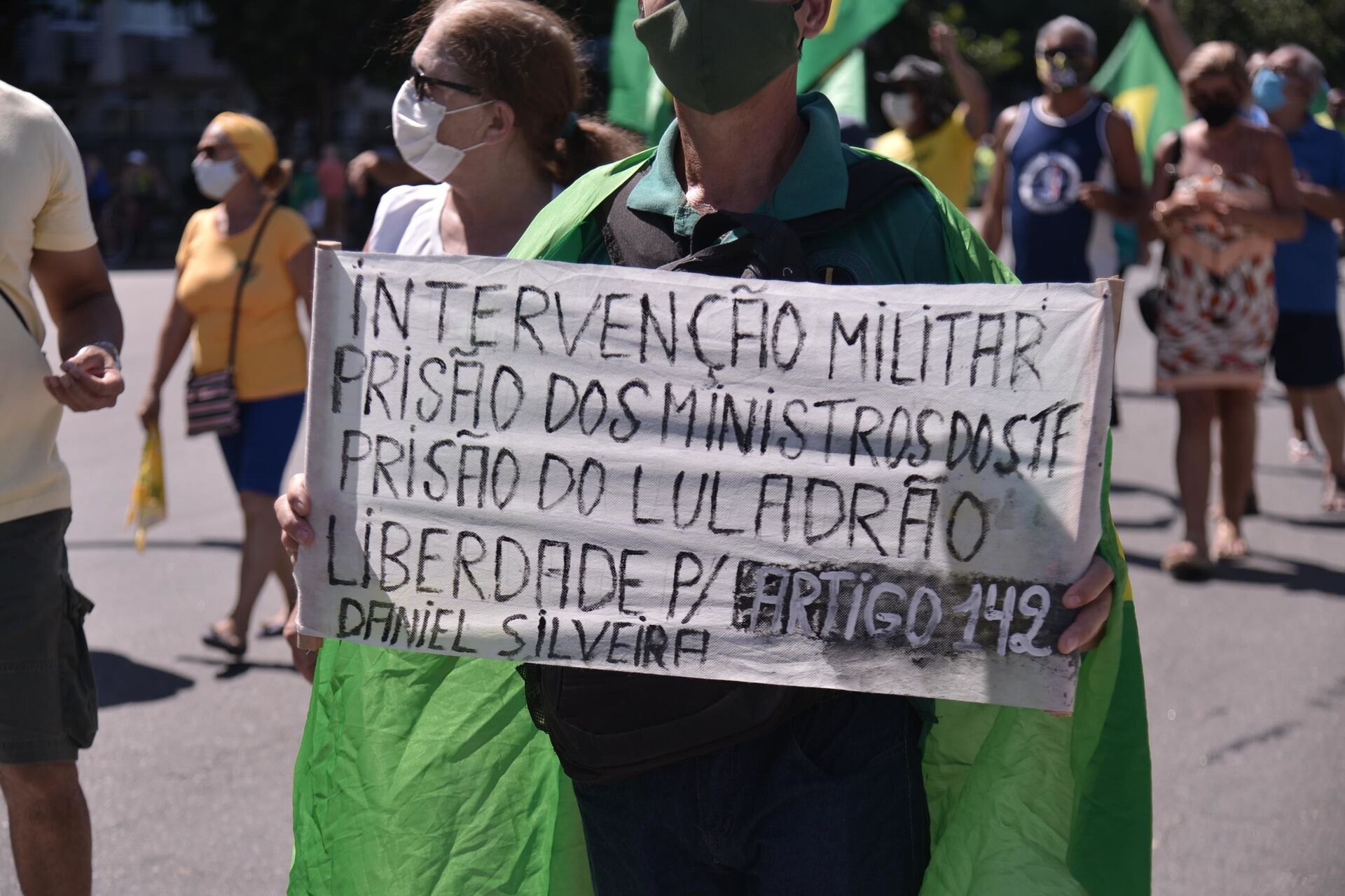 Em tentativa de alusão a 1964, bolsonaristas marcham em Brasília e outras cidades (VÍDEO, FOTOS) - Sputnik Brasil, 1920, 11.04.2021