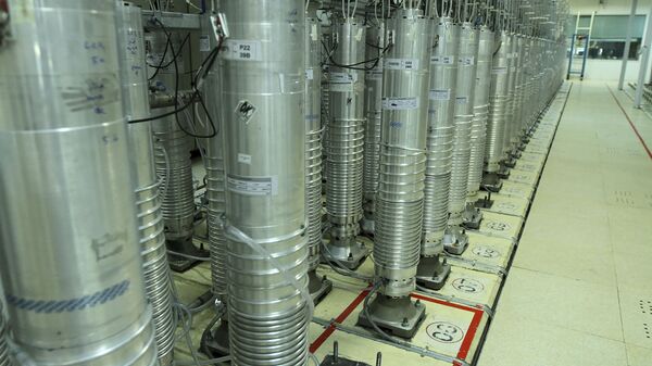 Centrífugas de enriquecimento de urânio nas instalações de Natanz no Irã - Sputnik Brasil
