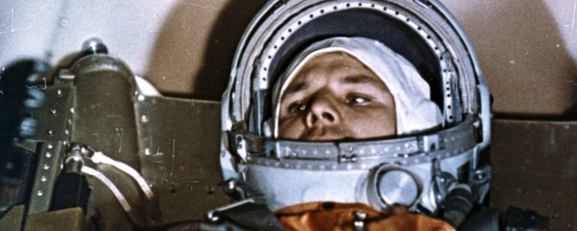Cosmonauta Yuri Gagarin na espaçonave Vostok-1 antes do lançamento do cosmódromo de Baikonur, 12 de abril de 1961 - Sputnik Brasil, 1920, 12.04.2021