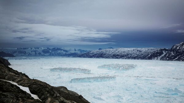Na Groenlândia, o colapso de uma geleira mostra a força do impacto climático (foto de arquivo) - Sputnik Brasil