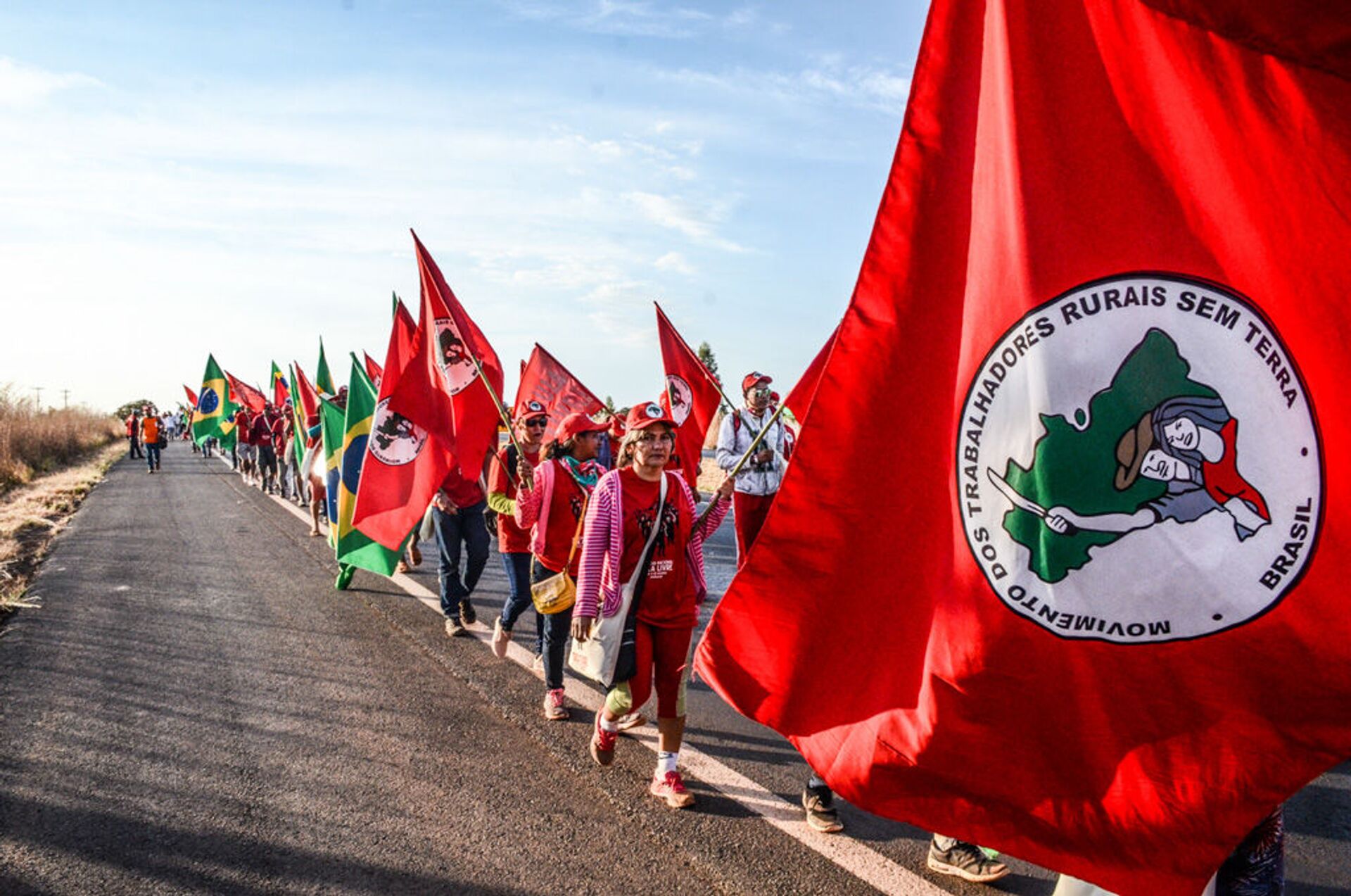 Marcha dos Trabalhadores Sem Terra em defesa do ex-presidente Lula, em agosto de 2018 - Sputnik Brasil, 1920, 05.08.2022