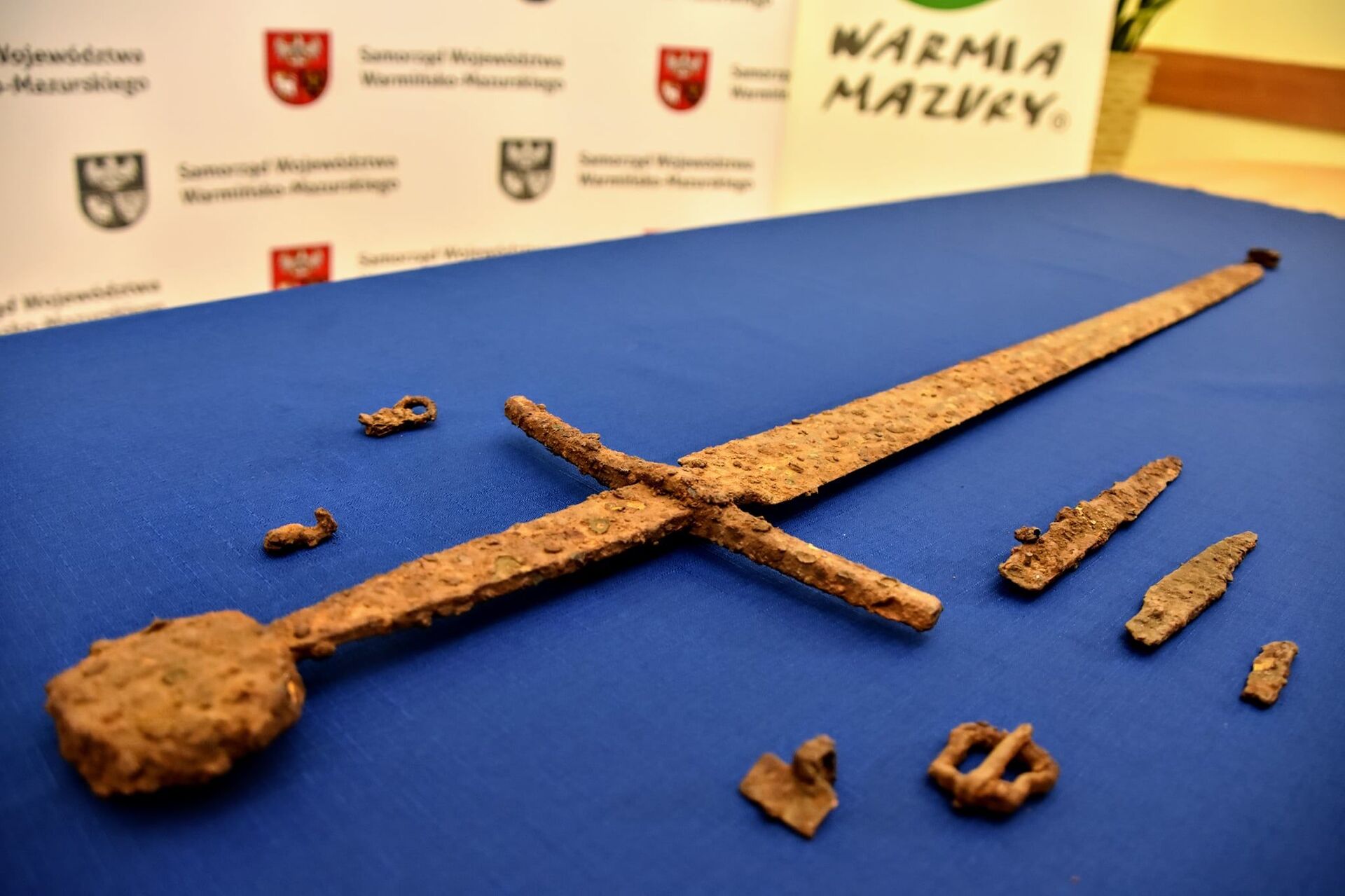 Descobertas na Polônia armas de cavaleiro usadas em batalha medieval há 600 anos (FOTOS) - Sputnik Brasil, 1920, 24.04.2021