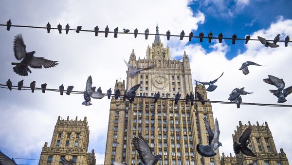 Pássaros rondam o Ministério das Relações Exteriores da Rússia, em Moscou - Sputnik Brasil