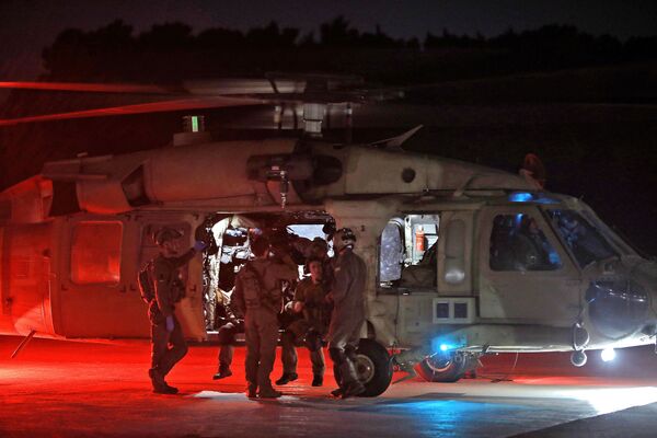 Helicóptero militar israelense evacua peregrinos judeus feridos - Sputnik Brasil