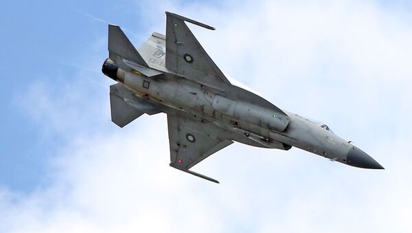 Caça JF-17 desenvolvido em conjunto entre China e Paquistão - Sputnik Brasil