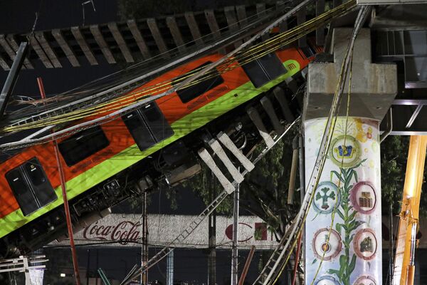 Desabamento de viaduto do metrô no México, 3 de maio de 2021 - Sputnik Brasil