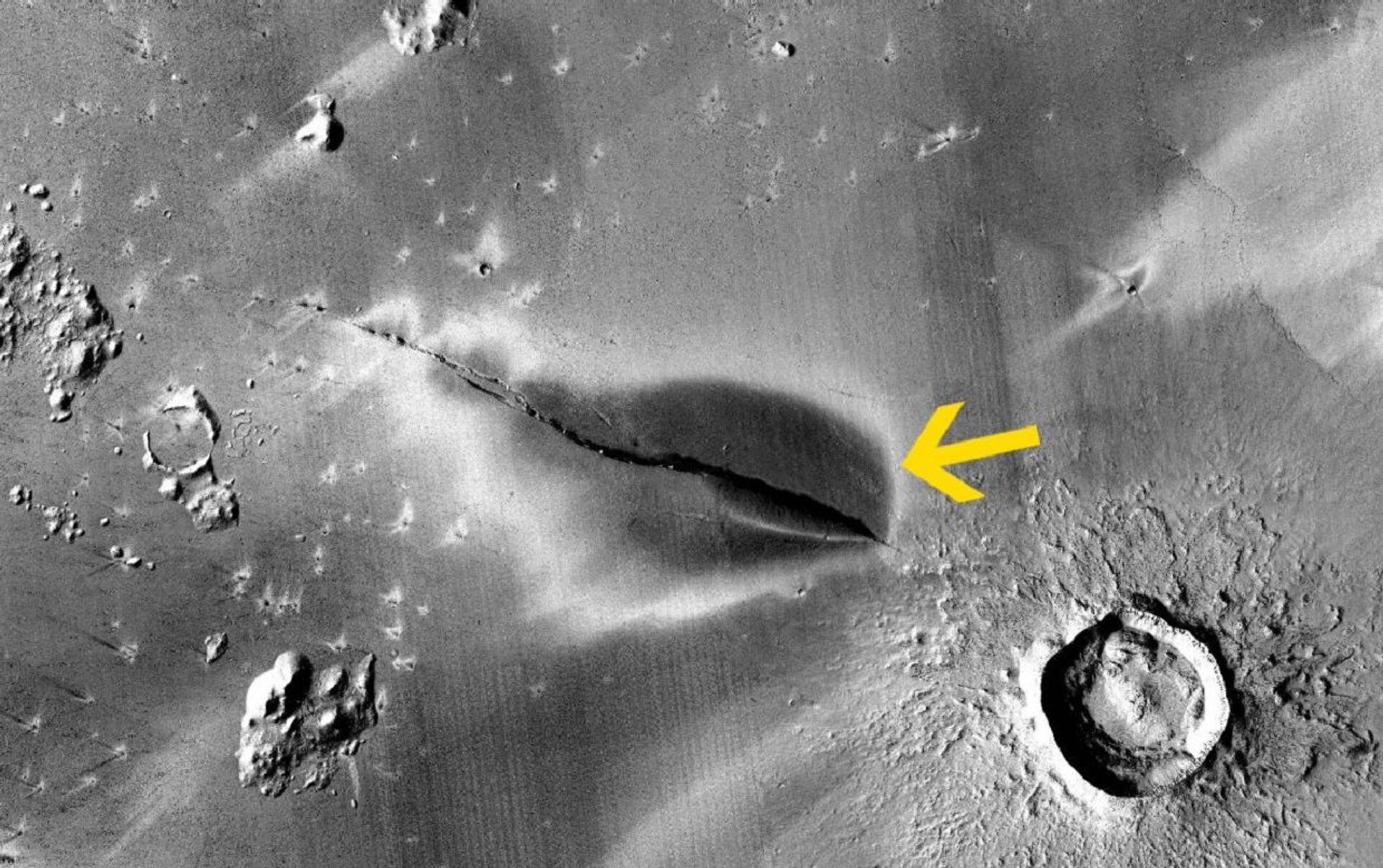 Estudo encontra evidências de vulcões ativos em Marte e aumenta chances de habitabilidade recente - Sputnik Brasil, 1920, 07.05.2021