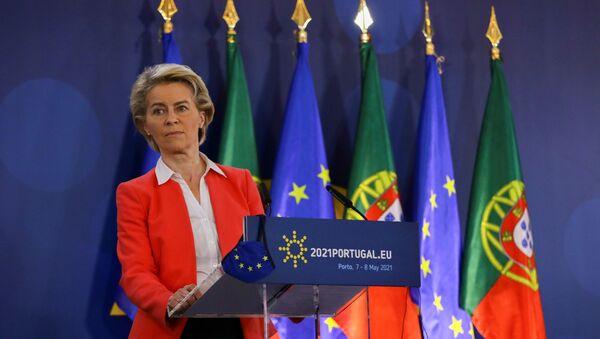 European Commission President Ursula von der Leyen attends a joint news conference with European Council President Charles Michel and Portuguese Prime Minister Antonio Costa (not pictured) during the European Social Summit in Porto, Portugal, May 8, 2021. - Sputnik Brasil