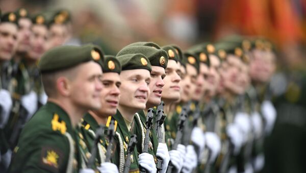 Militares de companhia da Academia Militar da Força Estratégica de Mísseis durante a Parada da Vitória, Moscou, Rússia, 9 de maio de 2021 - Sputnik Brasil