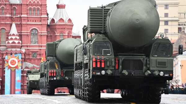 Sistema de mísseis estratégicos Yars durante o desfile militar no Dia da Vitória em Moscou, Rússia, 9 de maio de 2021 - Sputnik Brasil