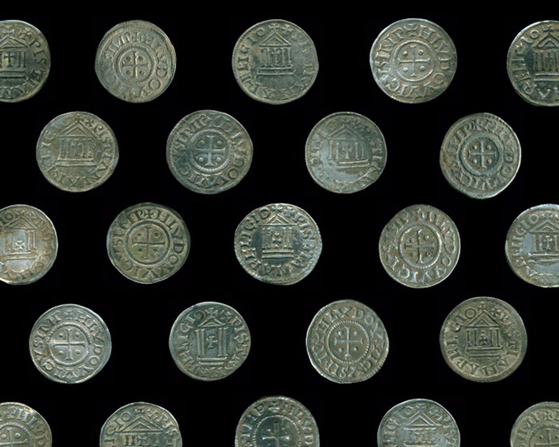 Tesouro de moedas carolíngias do século IX descoberto na Polônia (FOTO)  - Sputnik Brasil, 1920, 09.05.2021