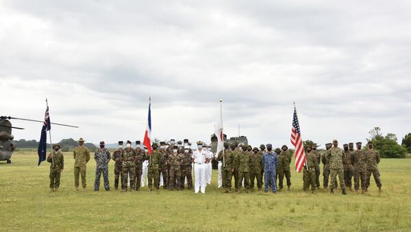 Representantes do Japão, Estados Unidos, França e Austrália participando de uma cerimônia de início de exercícios militares conjuntos no Camp Ainoura, no Japão, em 11 de maio de 2021 - Sputnik Brasil