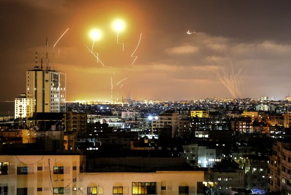 Foguetes disparados em direção a Israel a partir da Cidade de Gaza
 - Sputnik Brasil