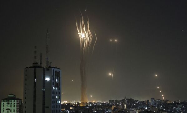 Foguetes disparados em direção a Israel a partir da Cidade de Gaza
 - Sputnik Brasil