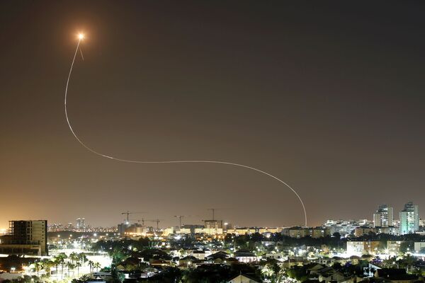 Interceptação de foguetes sobre o território de Israel lançados a partir da Faixa de Gaza
 - Sputnik Brasil