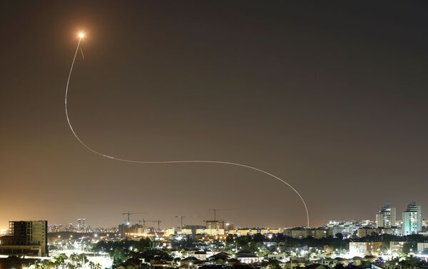 Interceptação de foguetes sobre o território de Israel lançados a partir da Faixa de Gaza - Sputnik Brasil