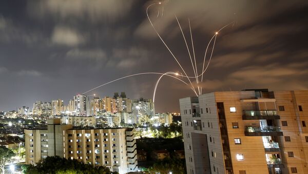 Lançamento de foguetes contra Israel a partir da Faixa de Gaza - Sputnik Brasil