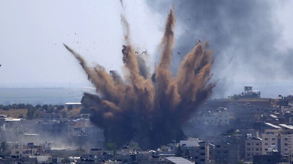 Israel bombardeia posição do Hamas na Faixa de Gaza em retaliação ao lançamento de mais de mil foguetes pelo grupo contra seu território - Sputnik Brasil