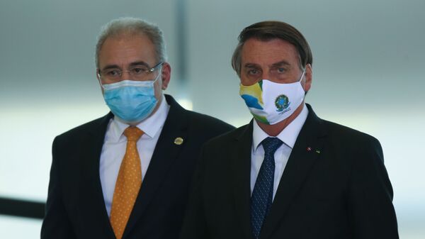 Presidente Jair Bolsonaro, acompanhado do ministro da Saúde, Marcelo Queiroga,  participa de Cerimônia de Liberação de Recursos para Atenção Primária à Saúde no Enfrentamento à COVID-19 - Sputnik Brasil