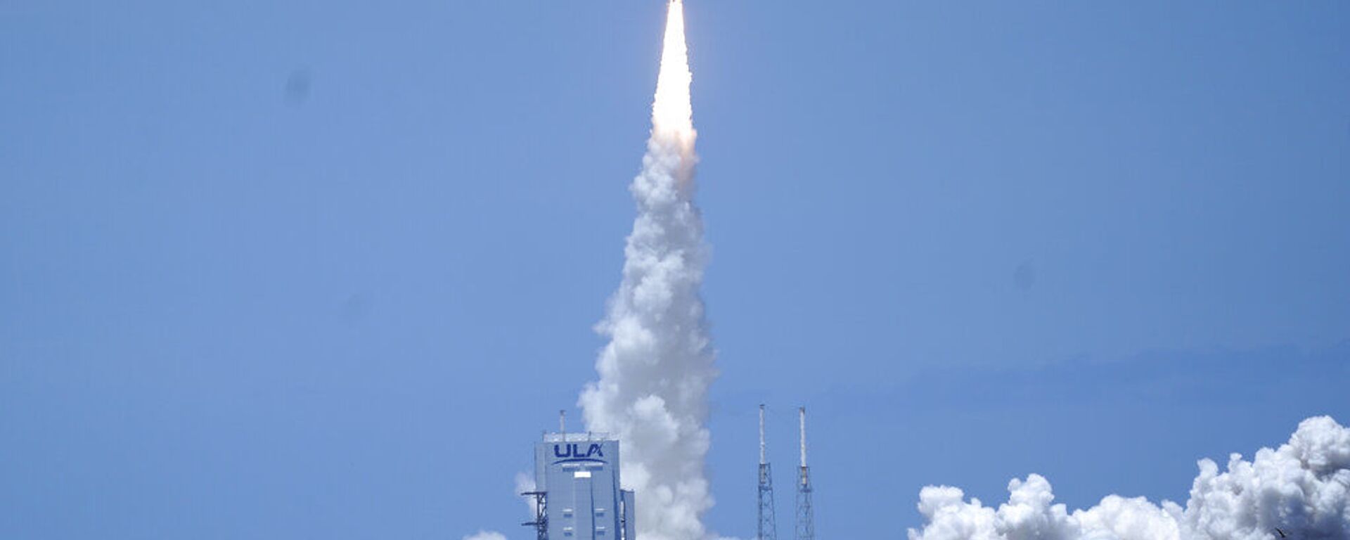 A United Launch Alliance lança o foguete Atlas V com o satélite SBIRS GEO 5 na estação da Força Espacial dos EUA em Cabo Canaveral, na Flórida - Sputnik Brasil, 1920, 03.09.2021