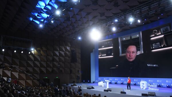 Elon Musk fala durante evento educacional Maratona Novo Conhecimento, que decorre em diversas cidades russas, entre elas Moscou, São Petersburgo, Sochi, Kazan e Nizhny Novgorod - Sputnik Brasil