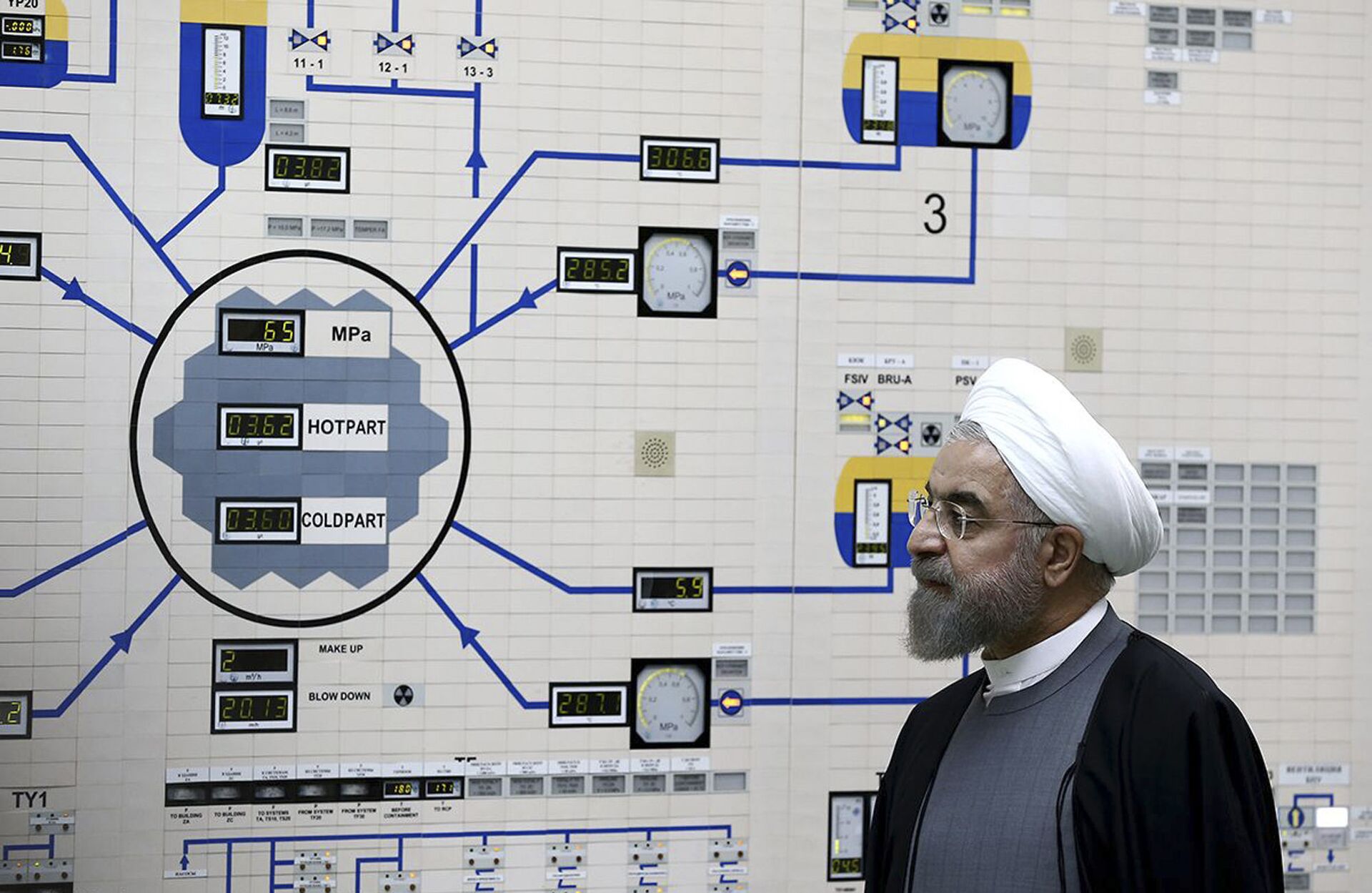 O então presidente do Irã, Hassan Rouhani, visita a usina nuclear de Bushehr, em 13 de janeiro de 2015 (foto de arquivo) - Sputnik Brasil, 1920, 09.11.2021