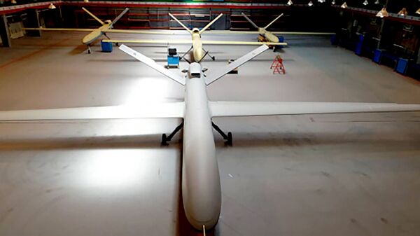 Novo drone de combate e reconhecimento Gaza é exibido em um local não revelado no Irã   - Sputnik Brasil