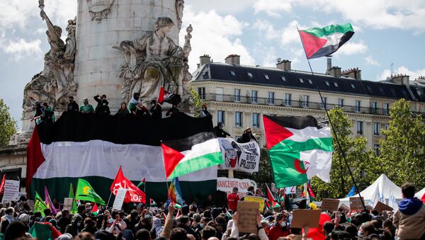 Em Paris, manifestantes participam de protesto de apoio à Palestina à escalada do conflito do país com Israel, em 22 de maio de 2021 - Sputnik Brasil