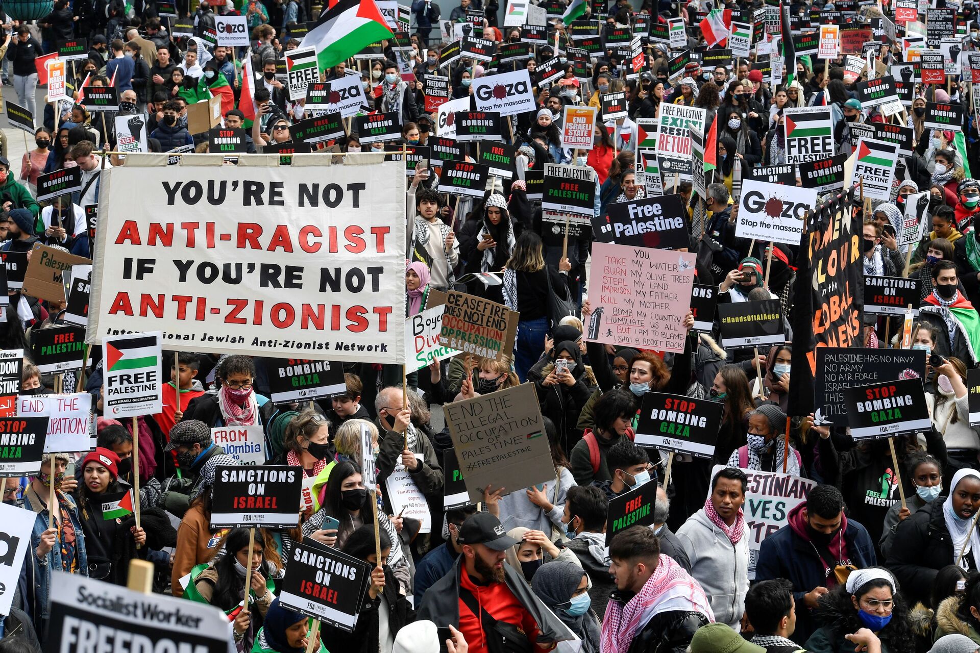 No Reino Unido, milhares vão às ruas contra bombardeios de Israel na Palestina - Sputnik Brasil, 1920, 22.05.2021