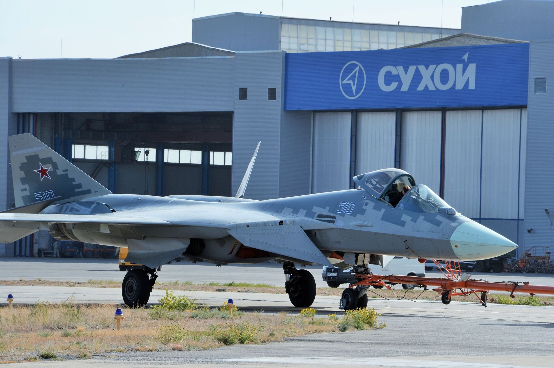 Rússia planeja desenvolvimento de versão de 2 lugares do caça Su-57 para exportação - Sputnik Brasil, 1920, 16.06.2021