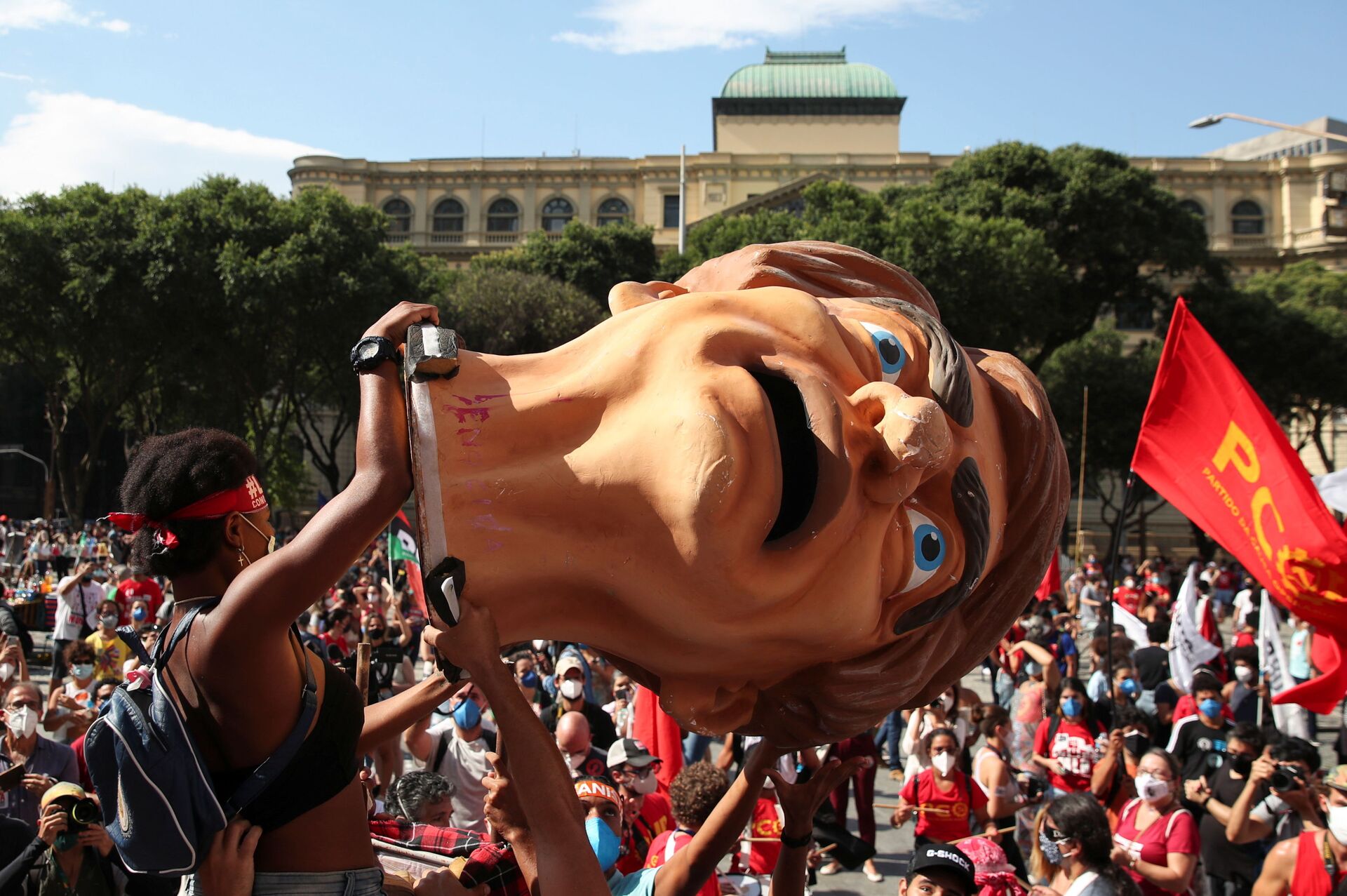 Protestos no Brasil: Bolsonaro quer 'reconfigurar o Estado' e não precisa de golpe, diz analista - Sputnik Brasil, 1920, 01.06.2021