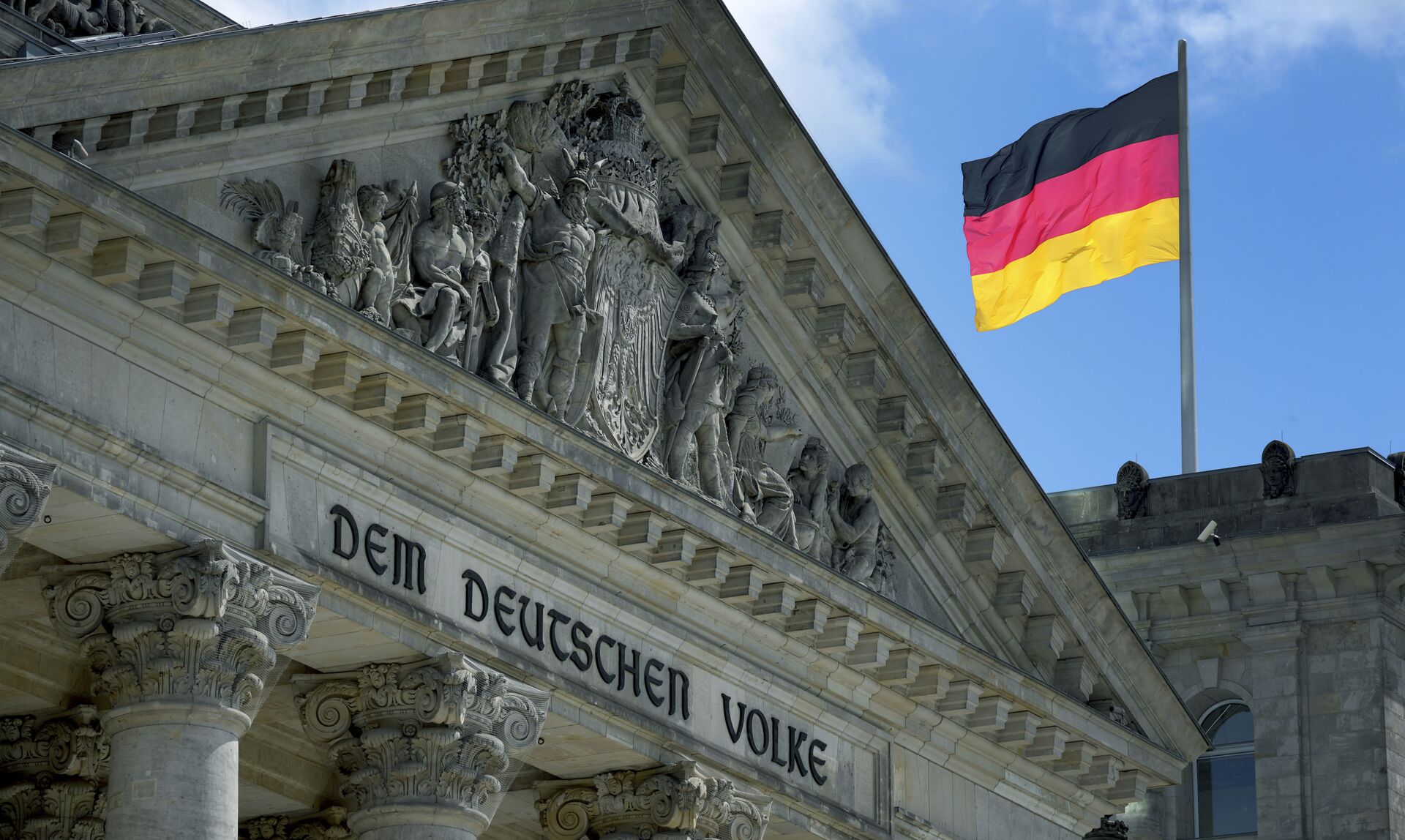 Bandeira da Alemanha no Bundestag, o Parlamento federal alemão, em 19 de maio de 2021 - Sputnik Brasil, 1920, 11.01.2022