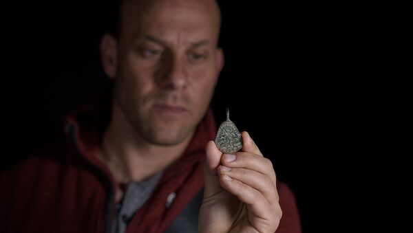 Pingente de 1.500 anos encontrado na Galileia, Israel - Sputnik Brasil
