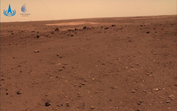 Foto da superfície de Marte registrada pelo rover chinês Zhurong - Sputnik Brasil