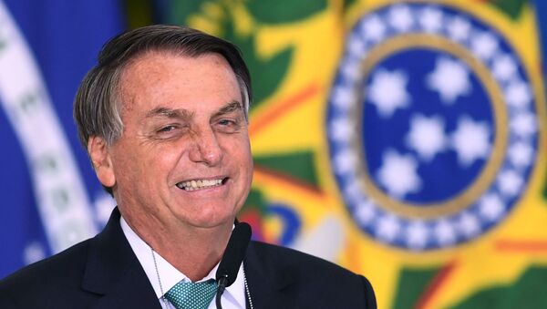 Presidente Jair Bolsonaro discursa durante anúncio de patrocínio de seleção olímpica pela Caixa Econômica Federal no Palácio do Planalto em 1º de junho de 2021 - Sputnik Brasil