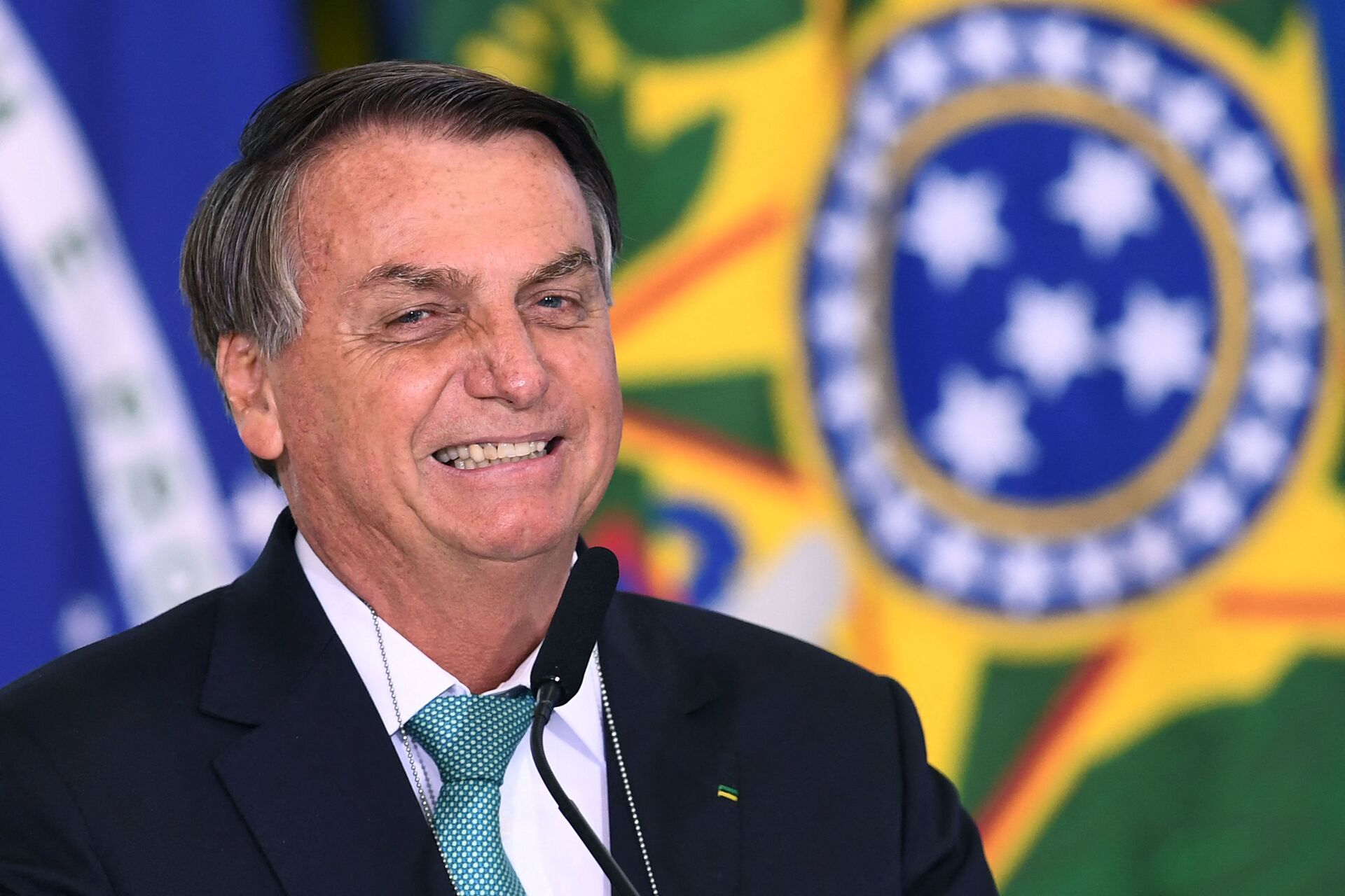 Presidente Jair Bolsonaro discursa durante anúncio de patrocínio de seleção olímpica pela Caixa Econômica Federal no Palácio do Planalto em 1º de junho de 2021 - Sputnik Brasil, 1920, 09.11.2021