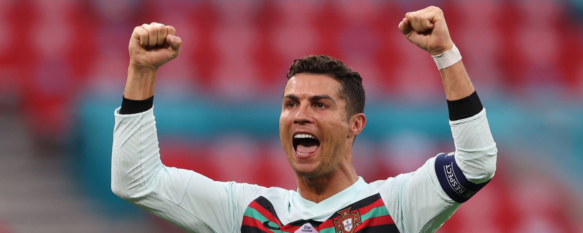 Cristiano Ronaldo celebra terceiro gol da partida da Seleção Portuguesa contra a Hungria na Eurocopa, 15 de junho de 2021 - Sputnik Brasil, 1920, 31.12.2021