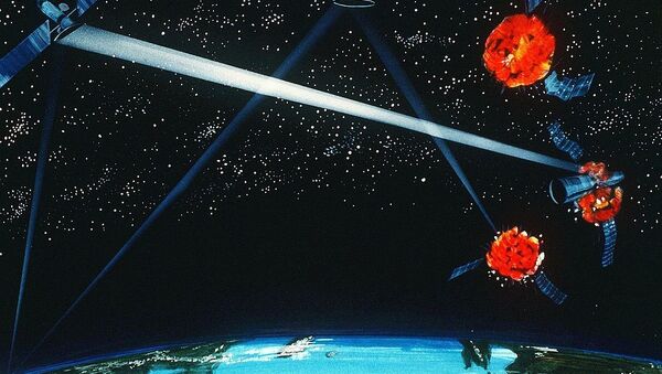 Representação artística de uma arma híbrida a laser terra-espaço, 1984  - Sputnik Brasil