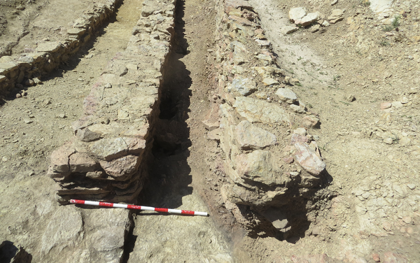 Escavações arqueológicas nos Pirineus catalães (Espanha) - Sputnik Brasil