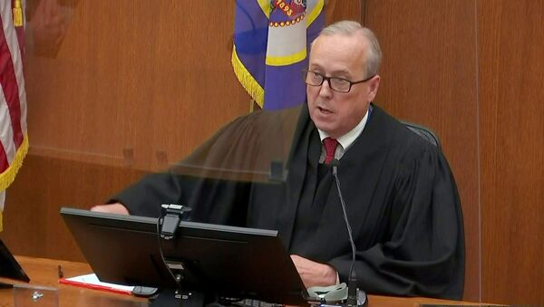 Minnesota Judge Peter Cahill starts the sentencing hearing for former Minneapolis police officer Derek Chauvin for Chauvin's murder conviction in April 2020 for second-degree murder, third-degree murder and second-degree manslaughter in the death of George Floyd in Minneapolis, Minnesota, U.S. June 25, 2021 in a still image from video. - Sputnik Brasil