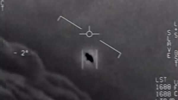 Captura de tela do vídeo de um OVNI feito por pilotos da Marinha dos EUA e fornecido pelo Departamento de Defesa em 26 de abril de 2020 - Sputnik Brasil