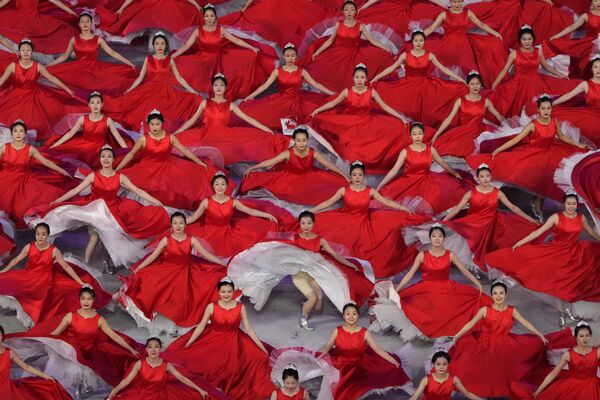 Artistas atuam em espetáculo de gala por ocasião do 100º aniversário da fundação do Partido Comunista da China em Pequim, China, 28 de junho de 2021 - Sputnik Brasil