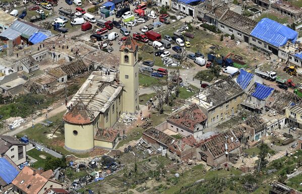 Vista aérea da aldeia de Moravska Nova Ves, República Tcheca, onde as pessoas estão reconstruindo suas vidas depois que a localidade foi atingida por um tornado, 26 de junho de 2021 - Sputnik Brasil