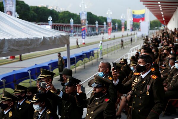 Militares da Guarda Nacional Bolivariana no desfile comemorativo do Dia da Independência da Venezuela, em Caracas, 5 de julho de 2021 - Sputnik Brasil