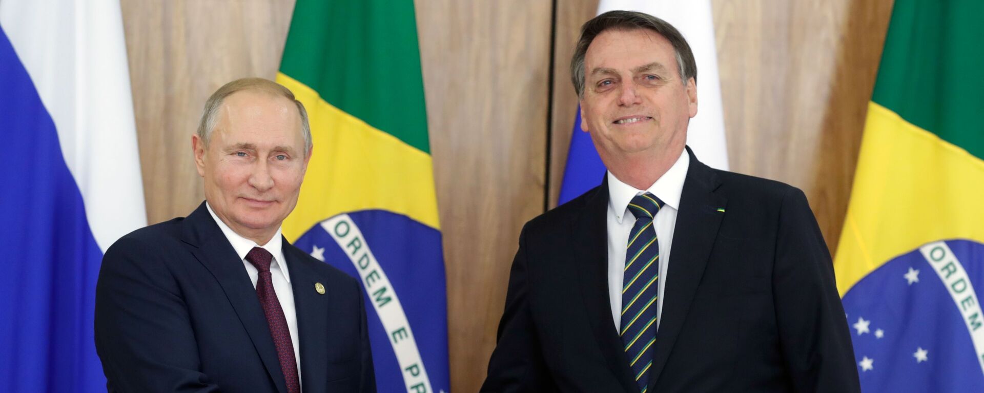 Presidente russo, Vladimir Putin, com o presidente brasileiro, Jair Bolsonaro, durante reunião no Palácio do Planalto, 14 de novembro de 2019. - Sputnik Brasil, 1920, 03.03.2022